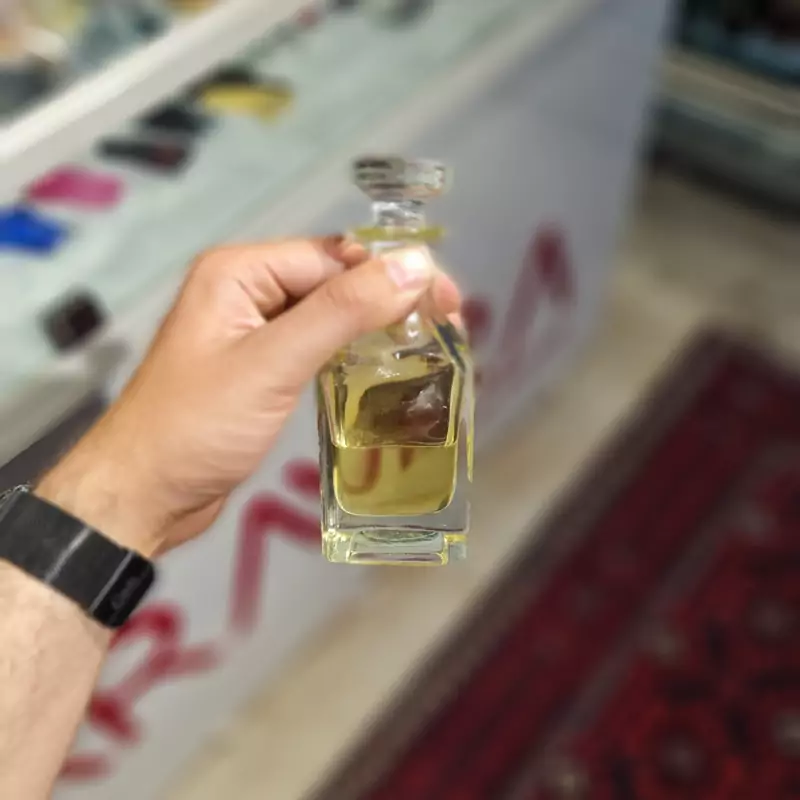 عطر لالیک بلک 5 میلی گرم